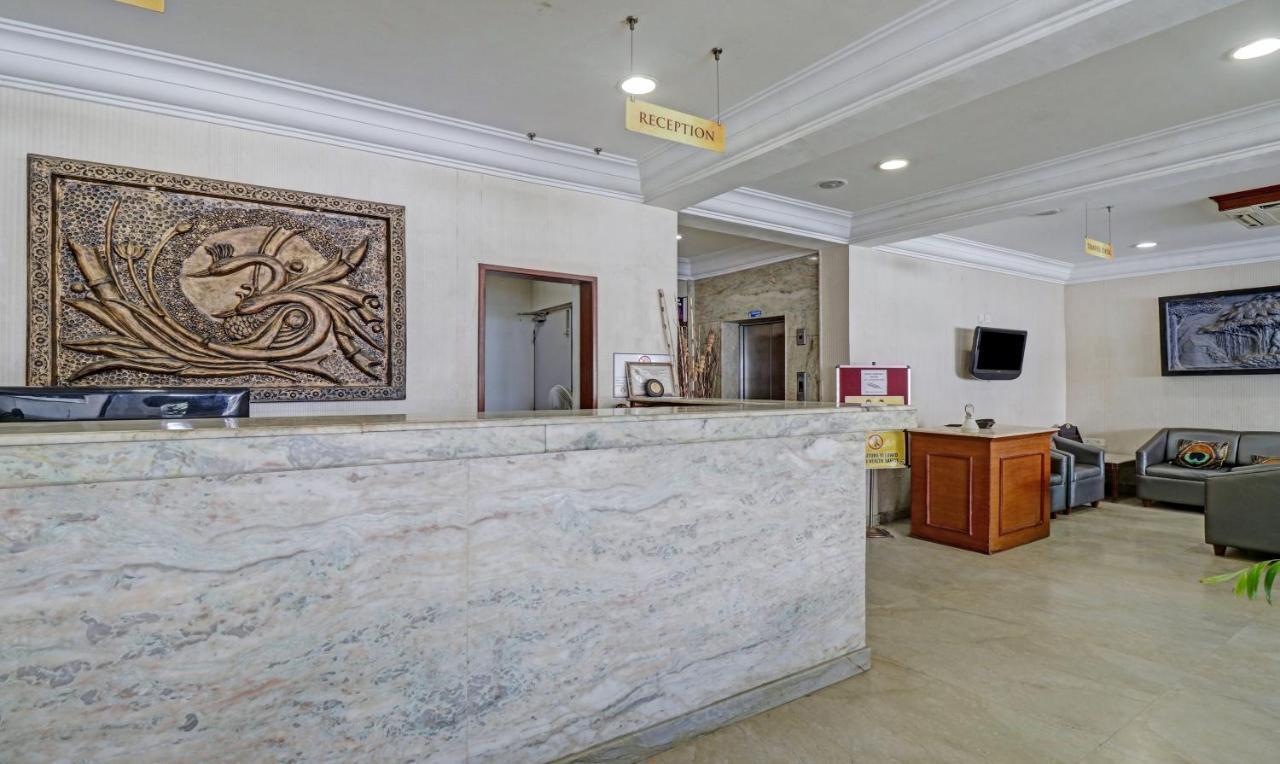 Treebo Komfort Suites, 3 Km From Mysore Palace Ngoại thất bức ảnh