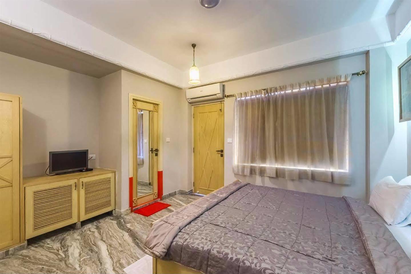 Treebo Komfort Suites, 3 Km From Mysore Palace Ngoại thất bức ảnh