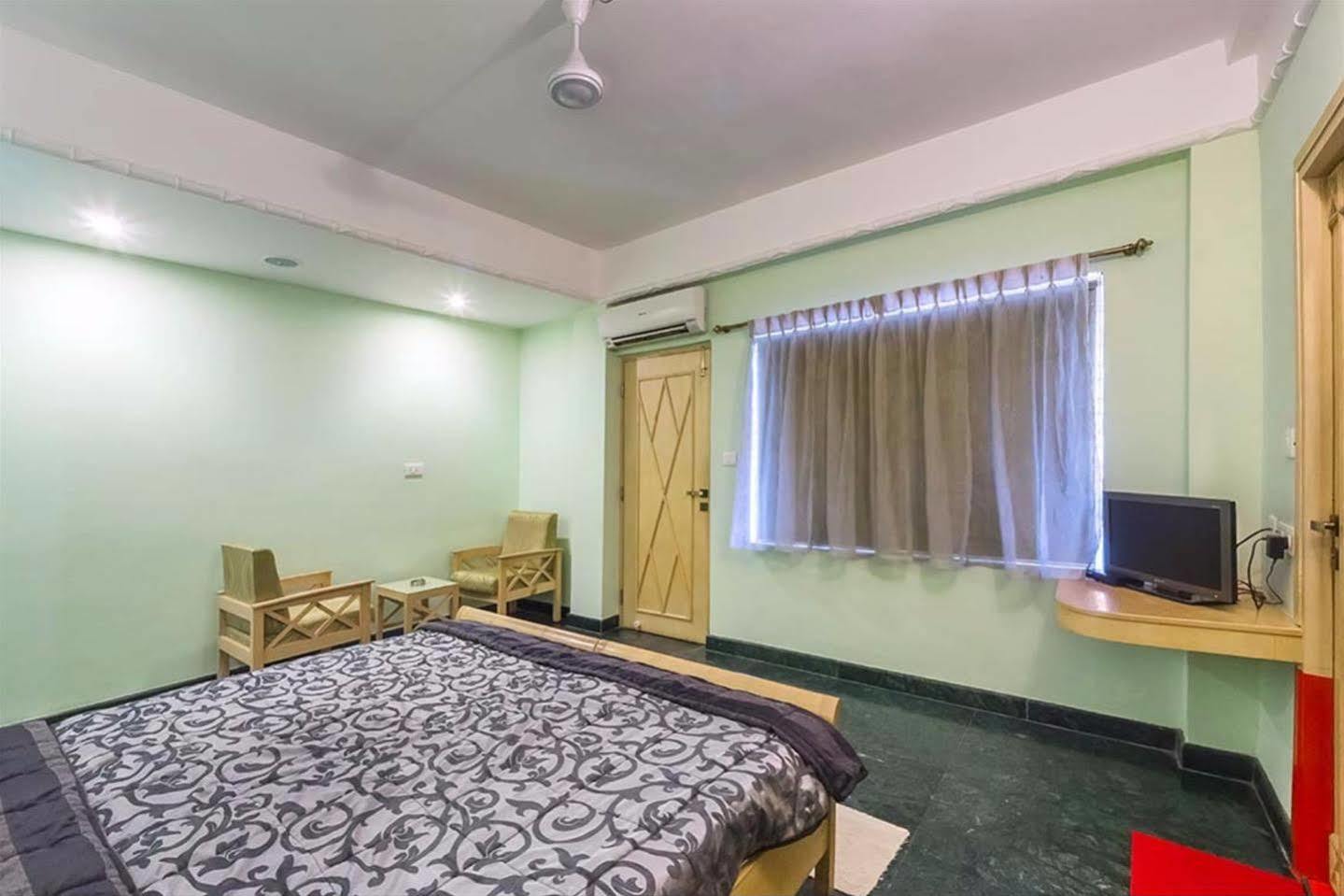 Treebo Komfort Suites, 3 Km From Mysore Palace Ngoại thất bức ảnh