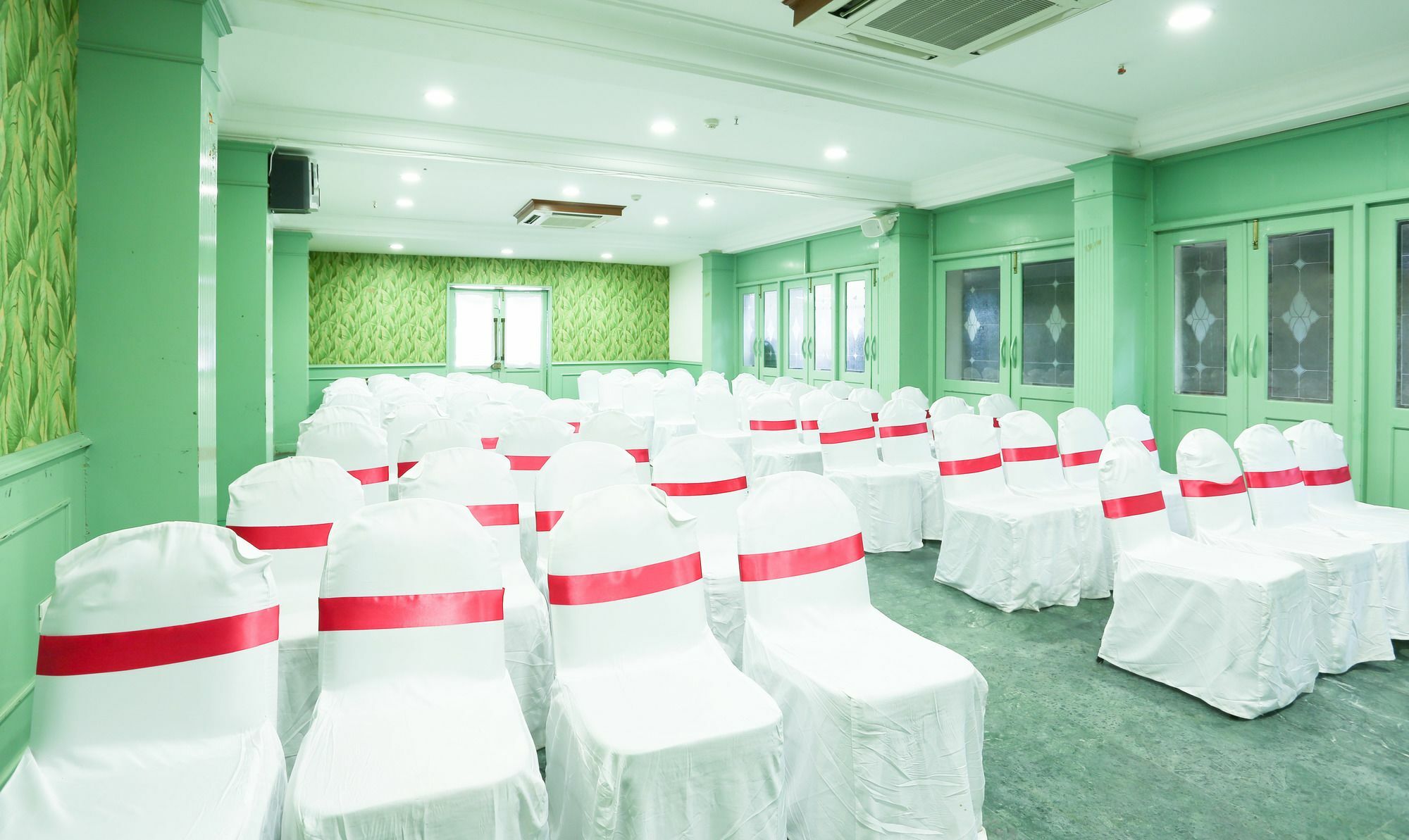 Treebo Komfort Suites, 3 Km From Mysore Palace Ngoại thất bức ảnh