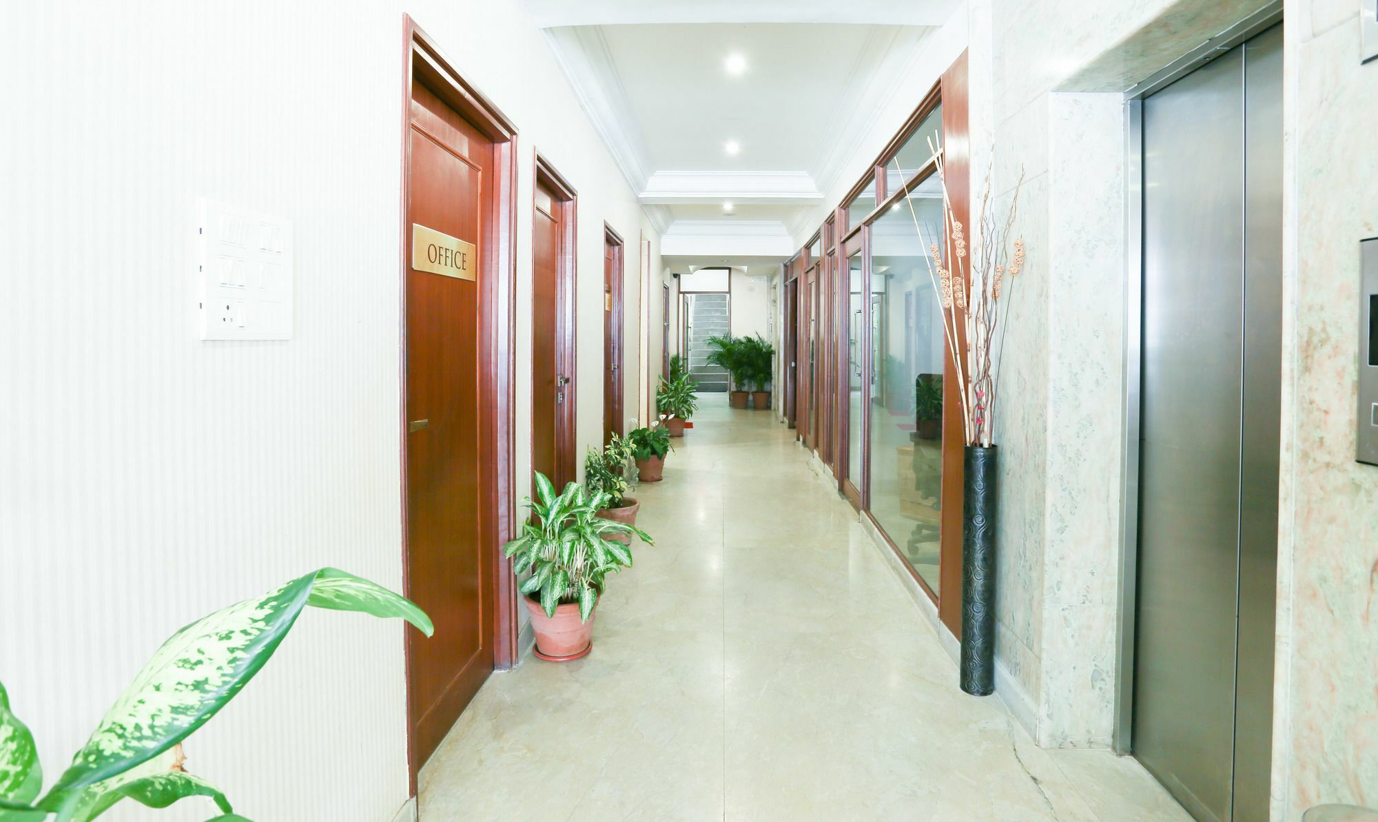 Treebo Komfort Suites, 3 Km From Mysore Palace Ngoại thất bức ảnh